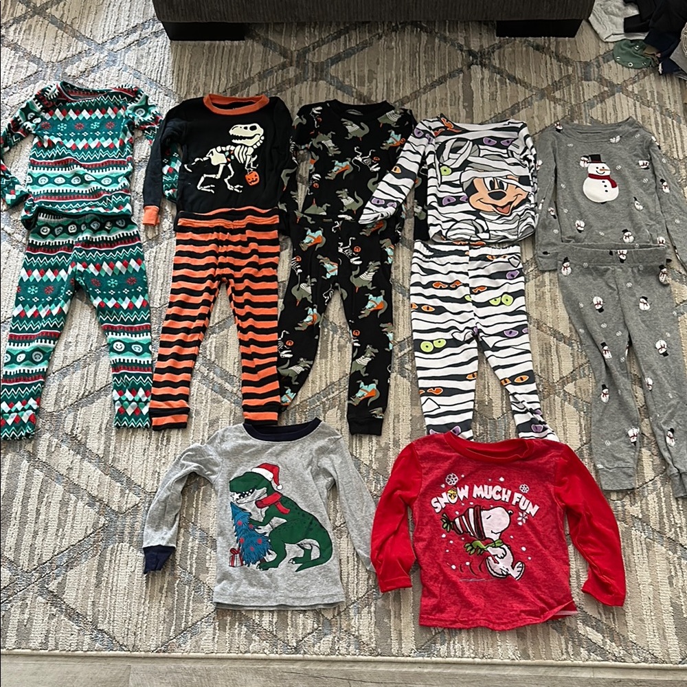 3T holiday pajama bundle
